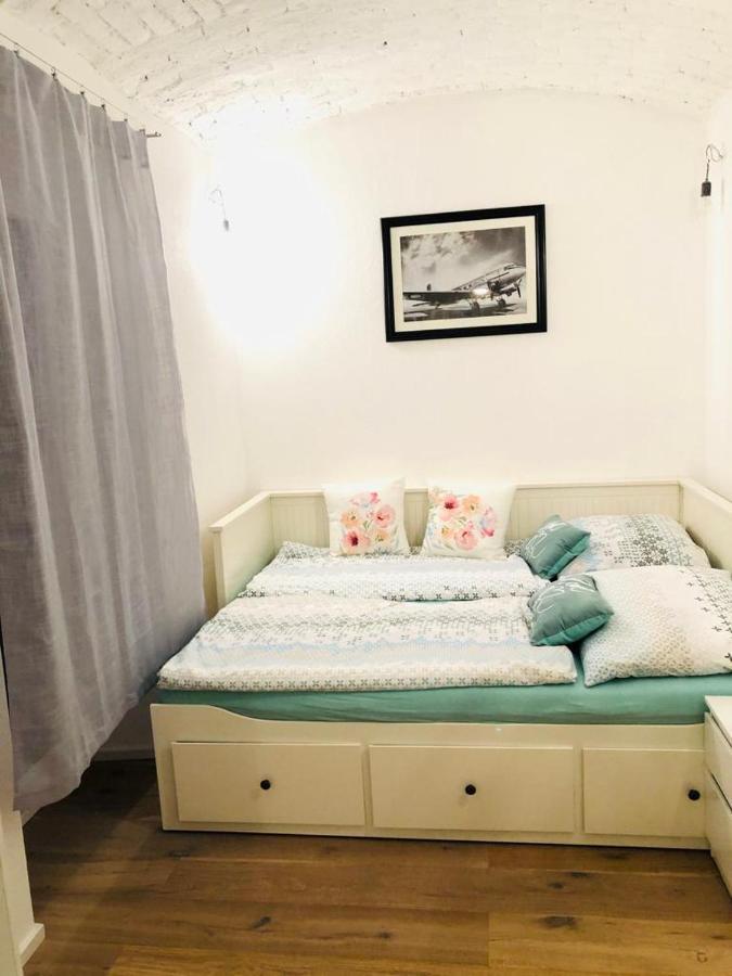 וינה Atelier - Apartment With Garden מראה חיצוני תמונה